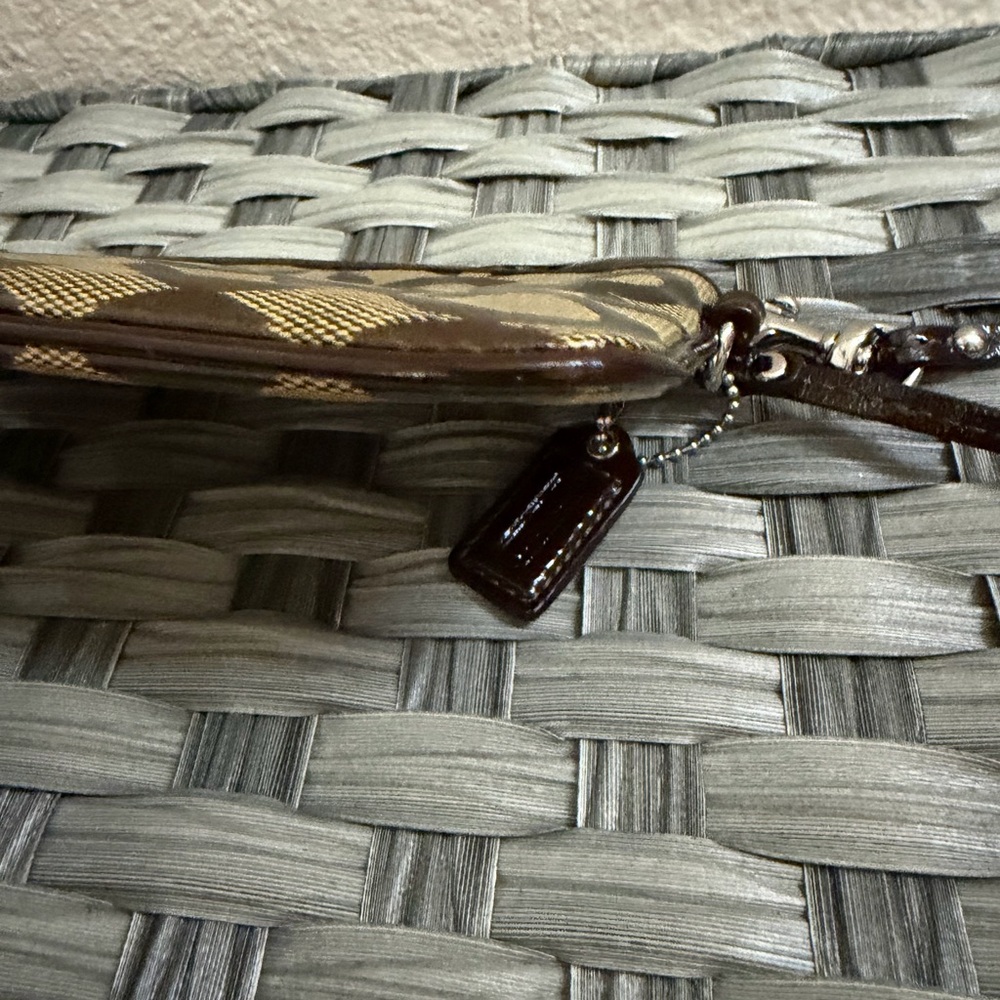 Coach Signature C Jacquard Wristlet Clutch Brown Tan Leather Trim - Picture 4 of 14